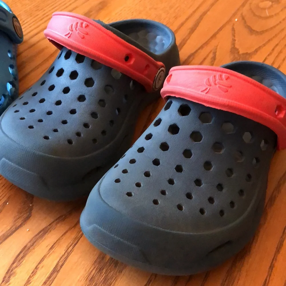 266. Joybee toddler clogs